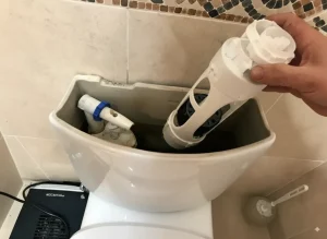 reparacion y sustitucion de cisternas y piezas